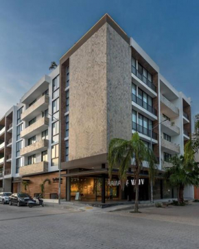 Brand New 5th Ave 1 Bedroom Apartment-Rooftop Pool with OceanView